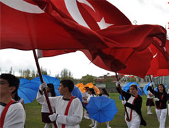 Kars’ta 19 Mayıs törenlerinden ilginç kareler