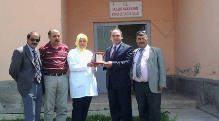 Sağlık Sen’den Yılın Ebesine ziyaret