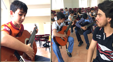Bağlama ve Gitar kurslarına yoğun ilgi
