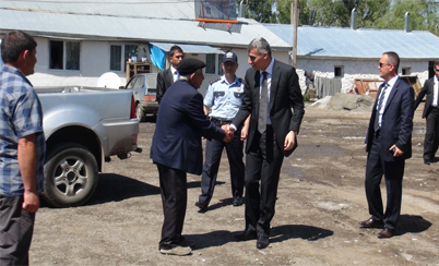 Kars'ta Emniyet “gönül evi” yaptı