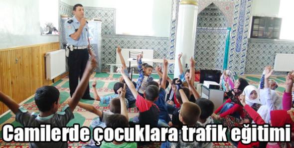 Camilerde çocuklara trafik eğitimi