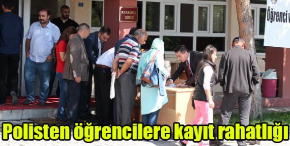 Polisten öğrencilere kayıt rahatlığı