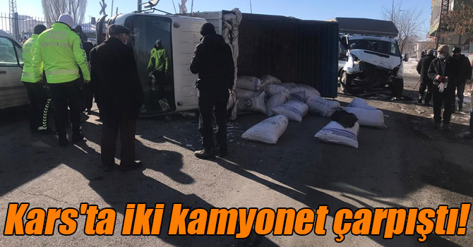 Kars'ta iki kamyonet çarpıştı!