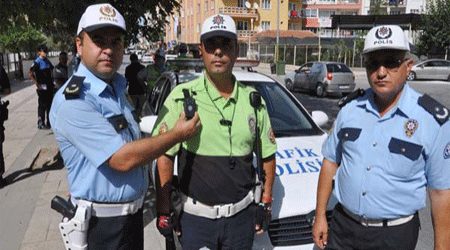 Trafikçilerin yakaları artık kameralı!