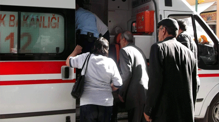Ambulanslara yol verin!