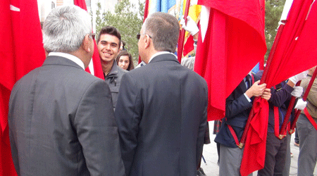Vali Gönül Aldı!