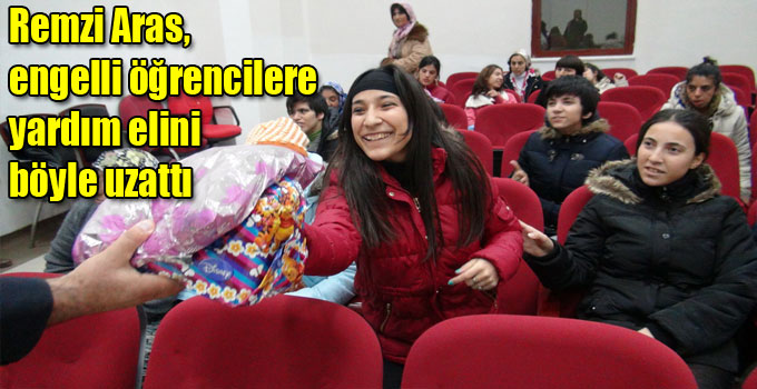 Remzi Aras, engelli öğrencilere yardım elini böyle uzattı