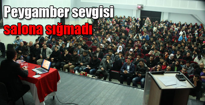 Peygamber sevgisi salona sığmadı