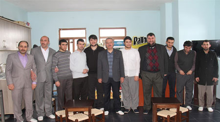 Kars Valisi Özdemir Ziyaretlerini Sürdürüyor!