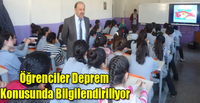 Öğrenciler Deprem Konusunda Bilgilendiriliyor