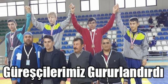 Güreşçilerimiz Gururlandırdı