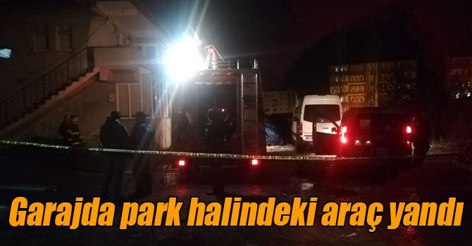 Kars’ta garajda park halindeki araç yandı