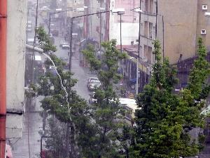 Güneşli havada yağmur sürprizi!