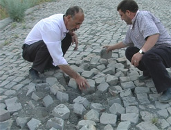 Taşlar Yer Değişiyor