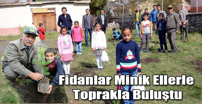 Sarıkamış'ta Fidanlar Toprakla Buluştu