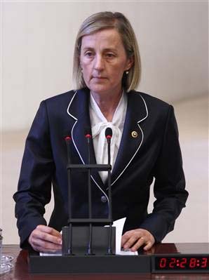 Bakan geliyor