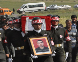 Karslı şehit köyünde toprağa verildi
