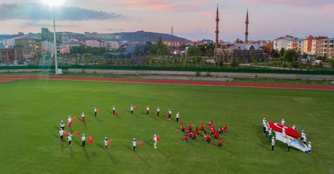 Kars Stadyumunda İstiklal Marşı yankılandı