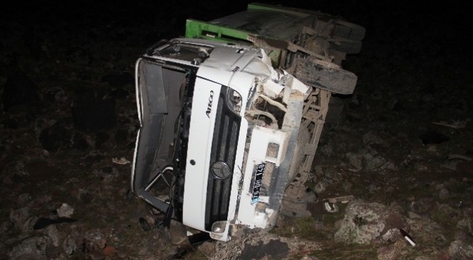 Iğdır'da Belediye Çöp Kamyonu Kaza Yaptı: 1 Ölü 2 Yaralı