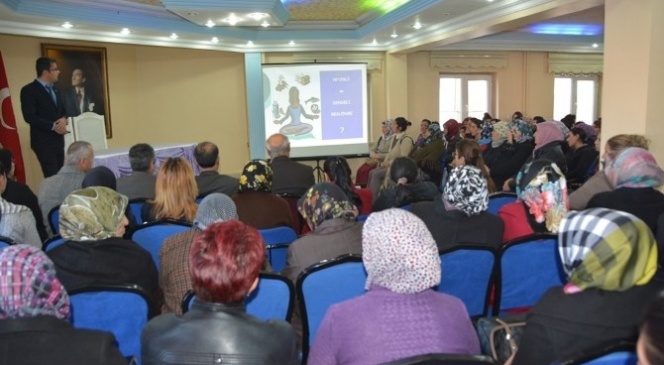 Ardahan'da Bayanlara Yönelik Sohbet ve Konferans Programları Devam Ediyor