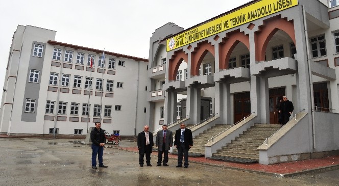70.yıl Cumhuriyet Mesleki ve Teknik Anadolu Lisesi Yeni Binasına Taşındı