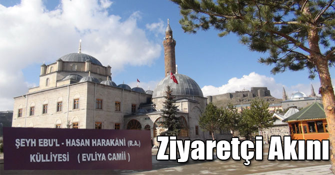 Kars Harakani Türbesine Ziyaretçi Akını