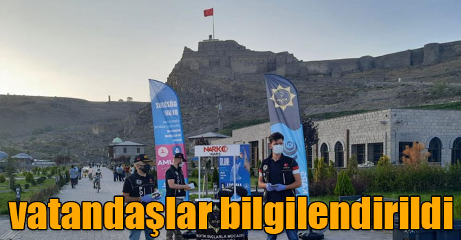 Kars’ta, uyuşturucuya karşı vatandaşlar bilgilendirildi