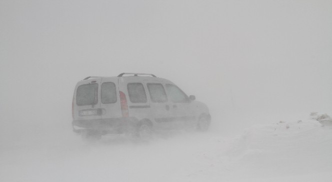 Ardahan'da Kar ve Tipi Etkili Oluyor