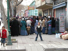 BAYRAM YARDIMI EZİYETE DÖNÜŞTÜ