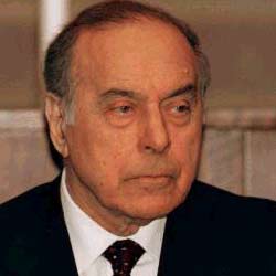 Haydar Aliyev Kars’ta anılacak