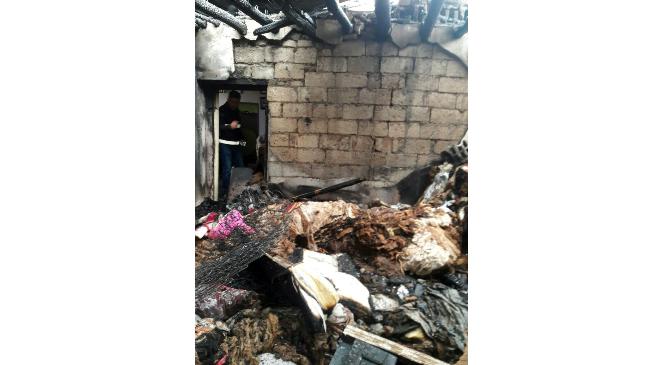 Iğdır'da Evde Çıkan Yangında 1 Çocuk Öldü