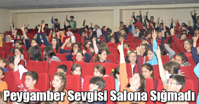 Kars Özel Burhanettin Akhan Ortaokulu’nda Peygamber Sevgisi Salona Sığmadı