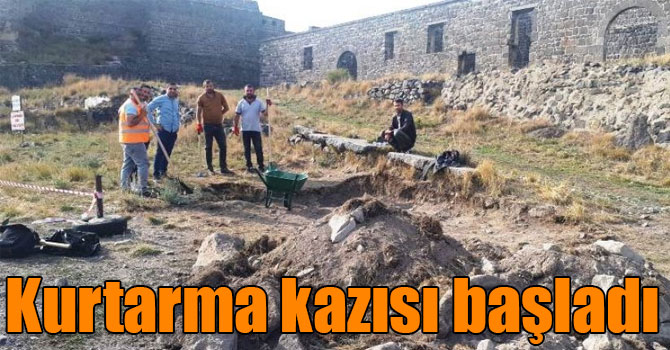 Kars Kalesi'nde kurtarma kazısı yapılıyor