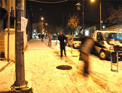 Yollar ve kaldırımlar buz pistine döndü!