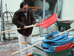 Kar yağdı, kar küreklerine rağbet arttı