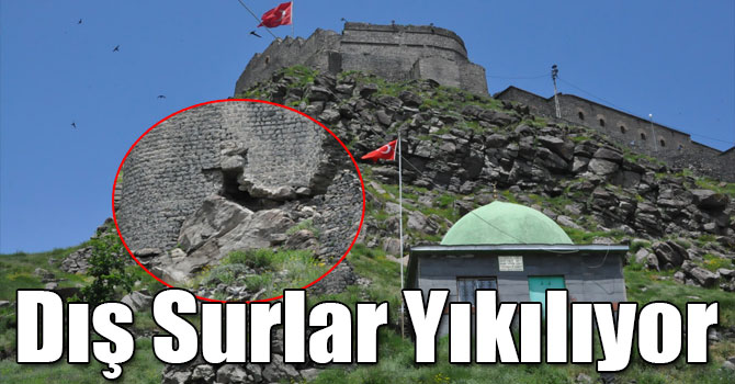 Kars Kalesi'nin Dış Surları Yıkılıyor