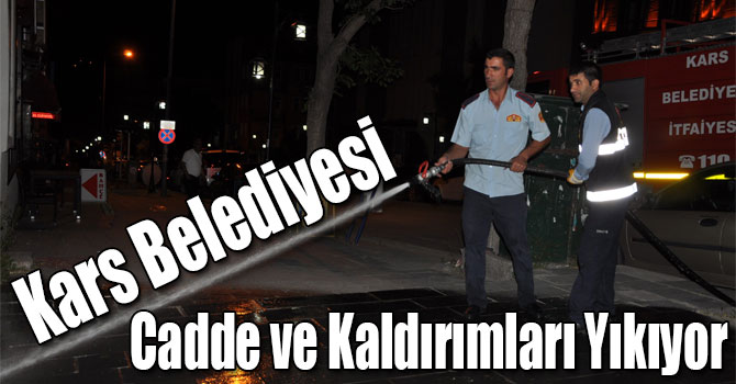 Kars Belediyesi Cadde ve Kaldırımları Yıkıyor