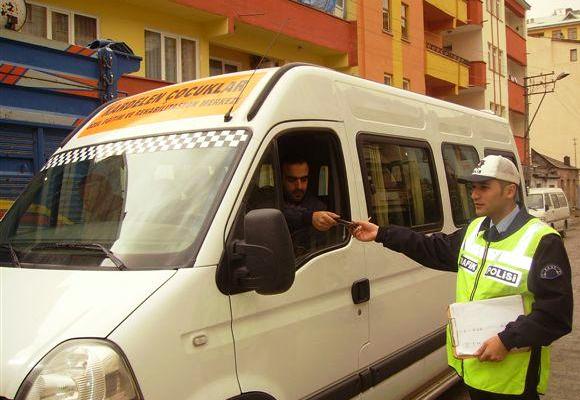 Okul Servis Araçlarına Sıkı Denetim