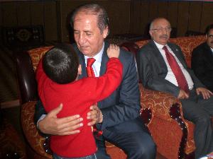 Kars-Bayram harçlığı Vali'den