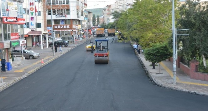 Ardahan Belediyesi Sıcak Asfalt Çalışmasına Başladı