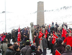 Sarıkamış'ta İzdiham