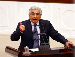 Faruk Bal, Kars'ta açıklama yaptı.