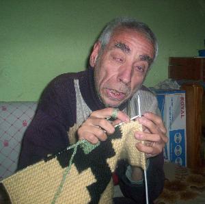 Kars Ekmeğini örgüyle kazanıyor