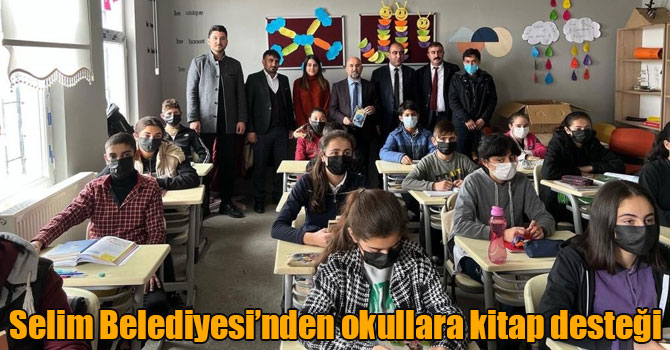 Selim Belediyesi’nden okullara kitap desteği
