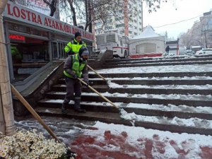 Kar yağışı ile ekiplerin yeniden teyakkuza geçtiği Başkent’te yollar açık