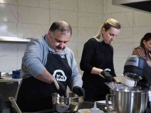 Ünlü isimler MSM’de mutfağa girdi yemek yaptı
