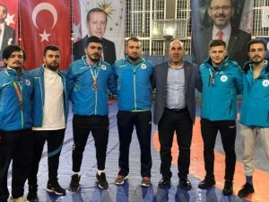 ETÜ’ye güreşte 3 madalya birden