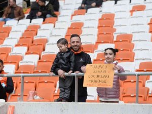 Spor Toto 1. Lig: Adanaspor: 0 - Manisa Futbol Kulübü: 0 (İlk yarı)