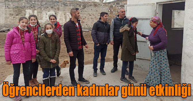 Kars’ta öğrencilerden kadınlar günü etkinliği