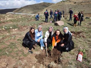 Öğrenciler doğaya iz bıraktı